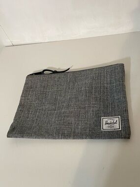 Herschel Supply Co Zippered Pouch